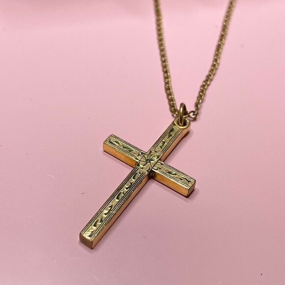 💛 Antique 12k Gold Filled Cross Necklace - Picture 2 of 4